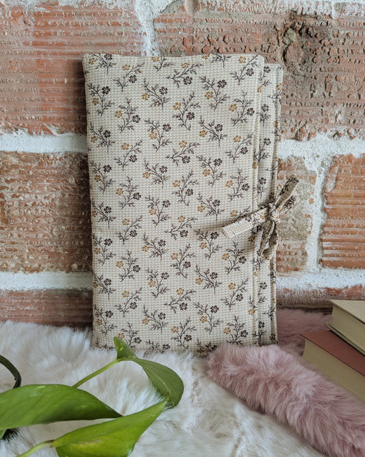 Pochette livre ou liseuse en tissu molletonnée avec rabat fermeture nœud - Motifs fleurs champêtre beige marron