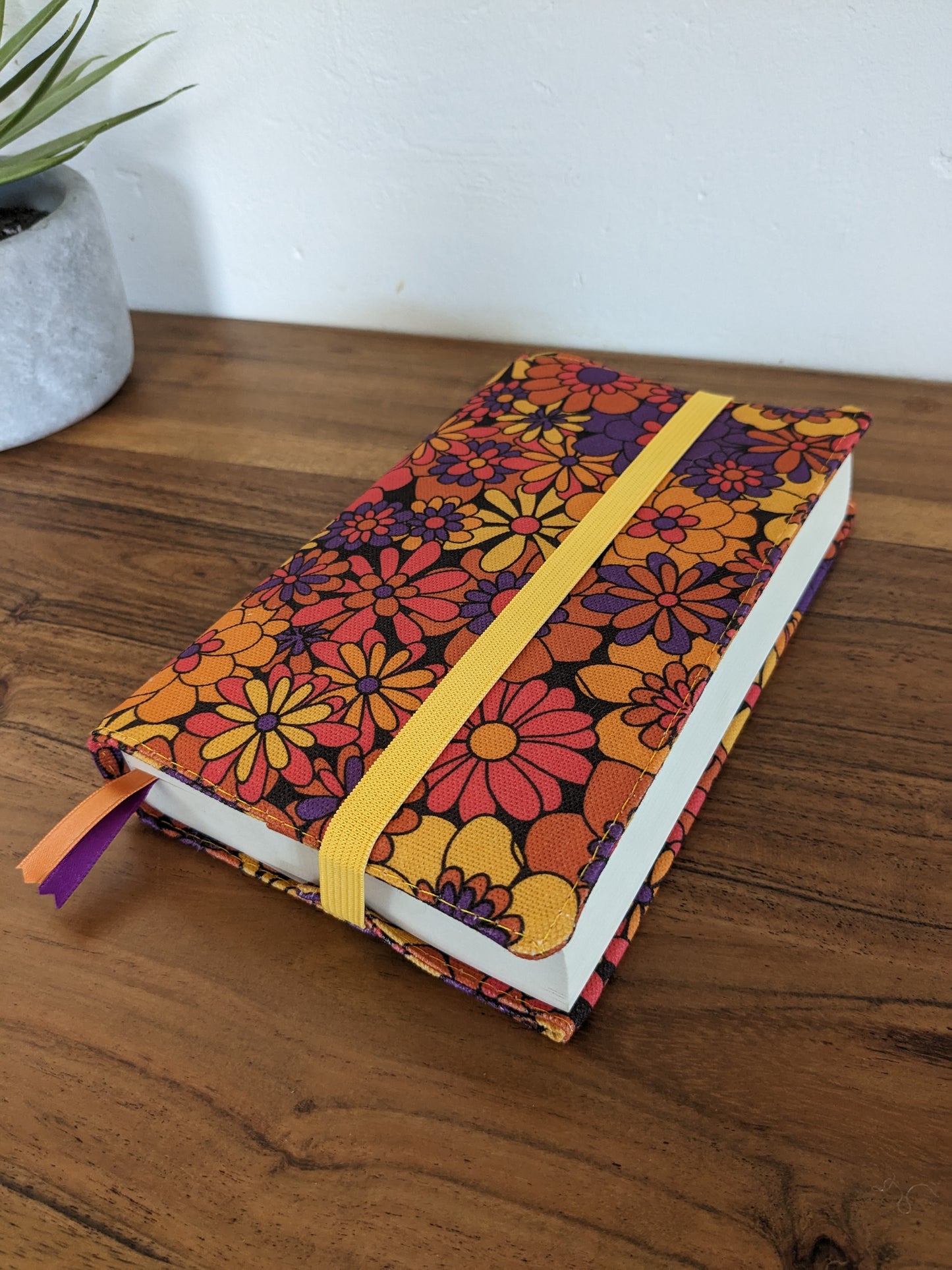 Accessoires de lecture - Coussin de lecture et protège livre ajustable HUGUETTE