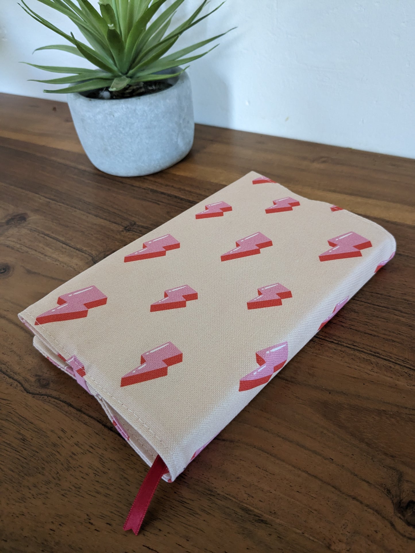 Accessoires de lecture - Coussin de lecture et protège livre ajustable VERA