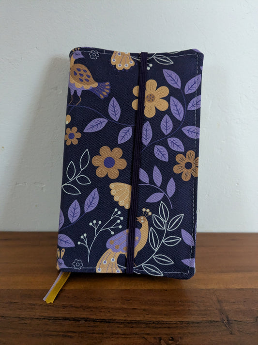 Coussin de lecture & Protège-livre ajustable – Motif Genevieve