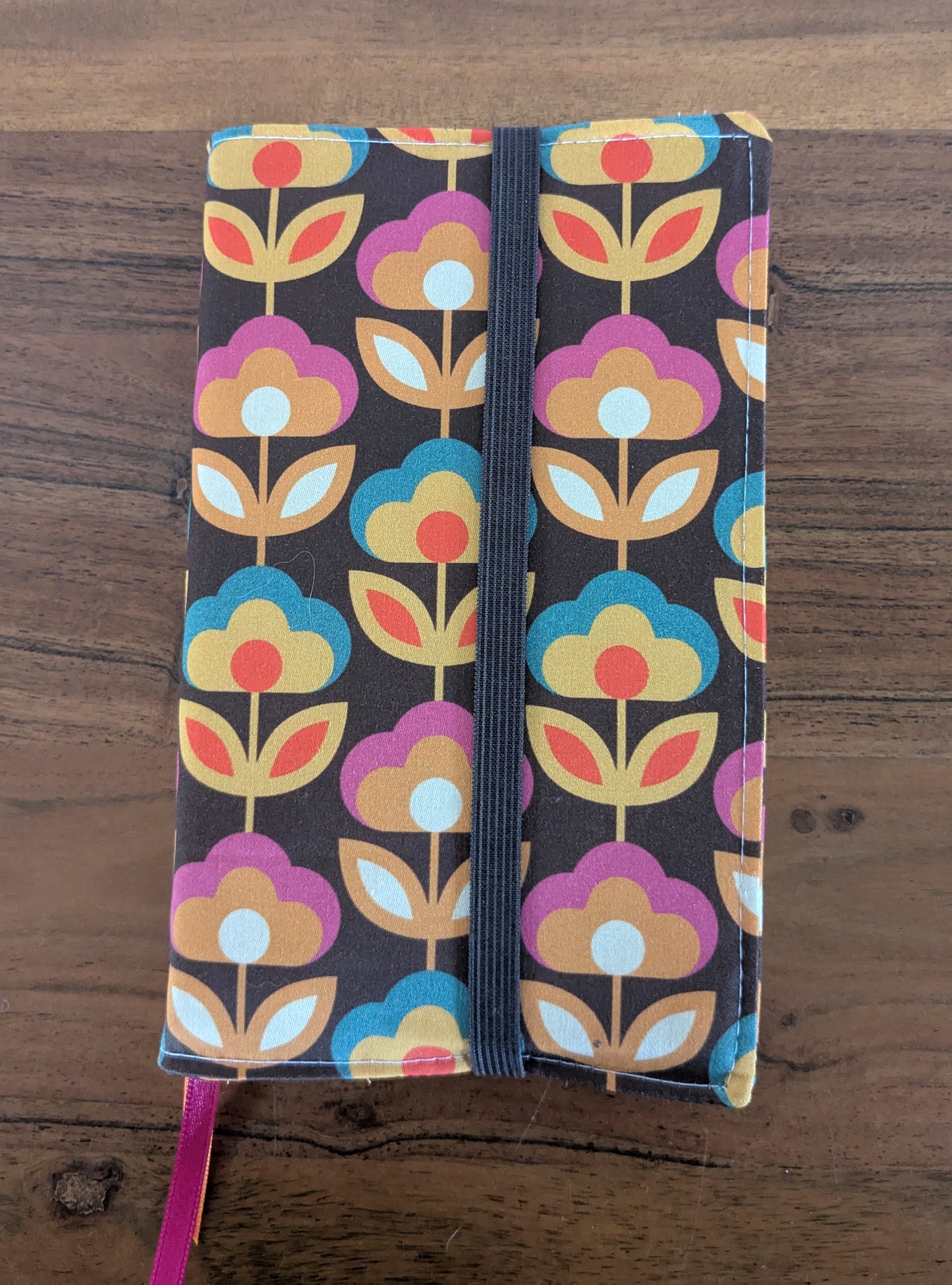 couvre livre fleurs graphique retro