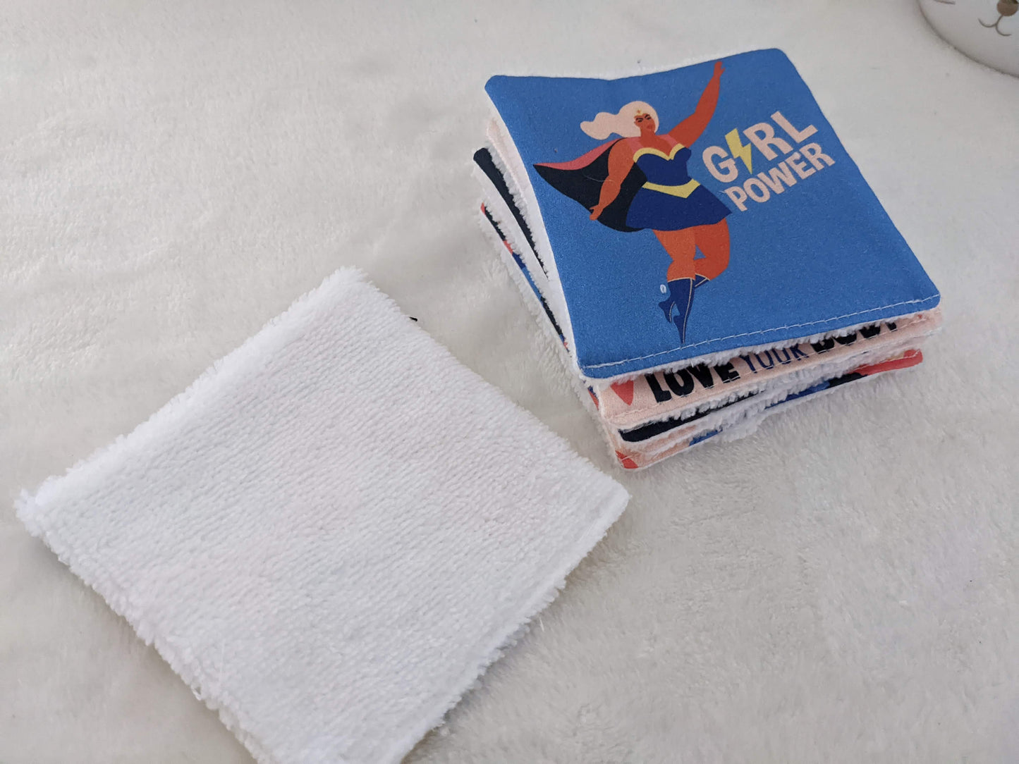 Lot de 6 lingettes lavables et réutilisables en coton BIO - Féministe