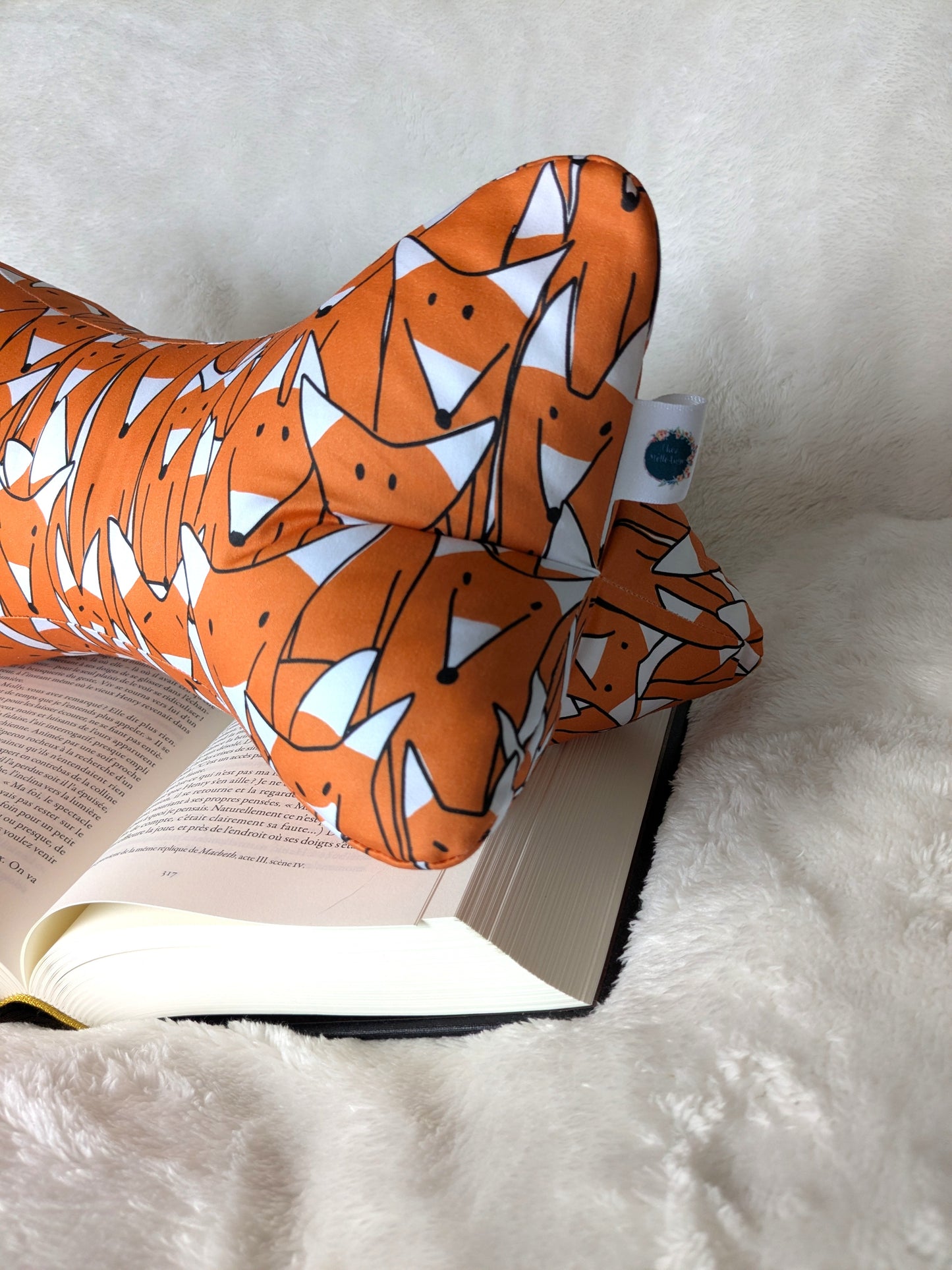 Accessoire de lecture cousu main