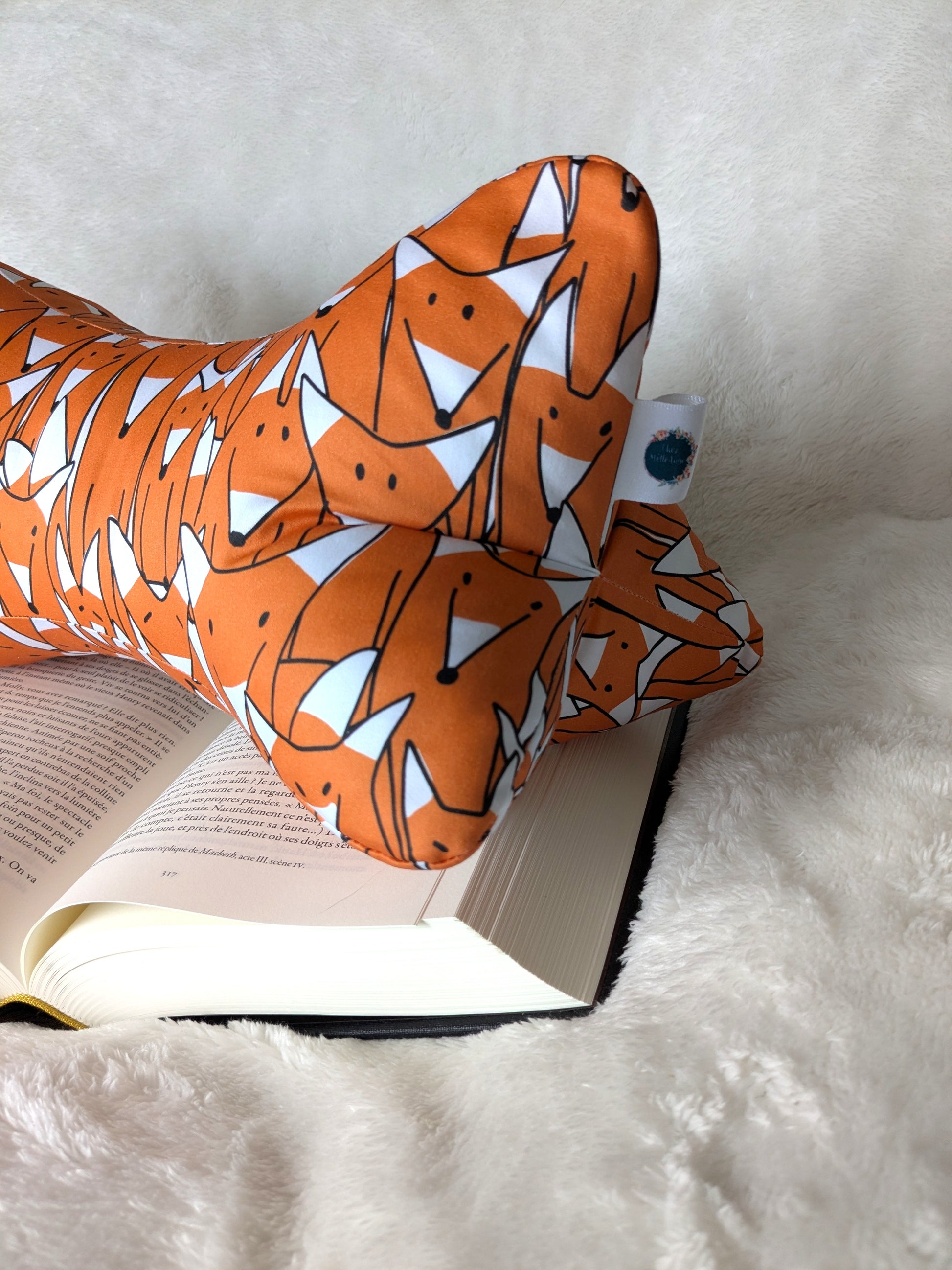 Accessoire de lecture cousu main