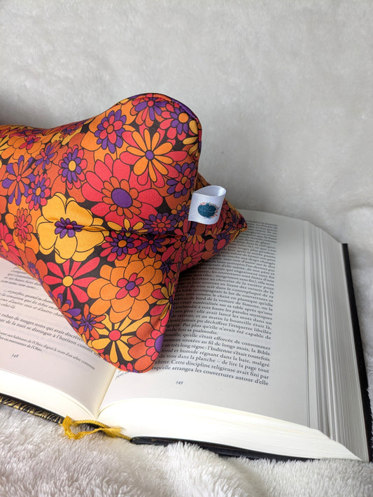 Coussin de lecture fleurs rétro