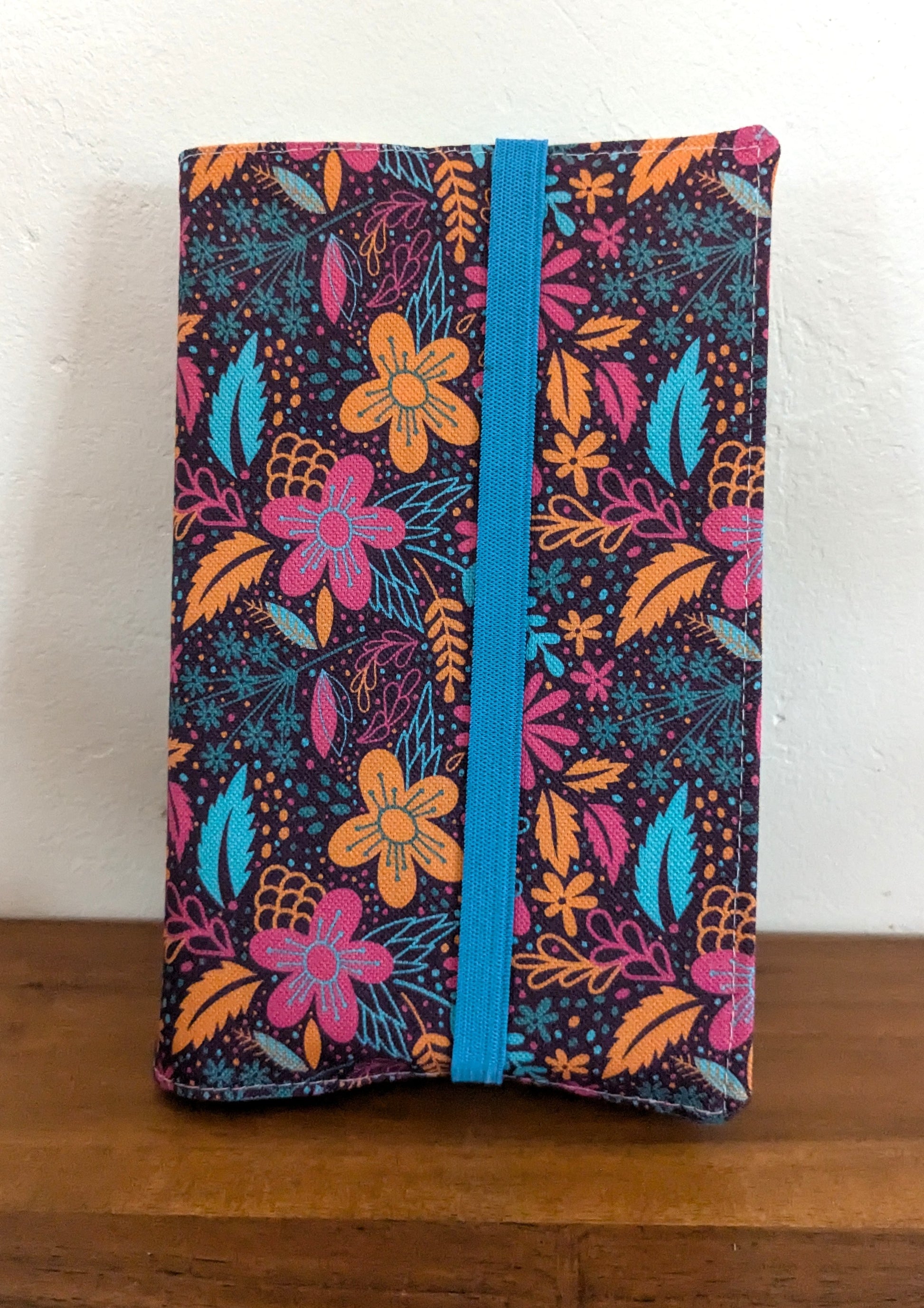 Couvre livre en tissu jungle rose fermeture élastique