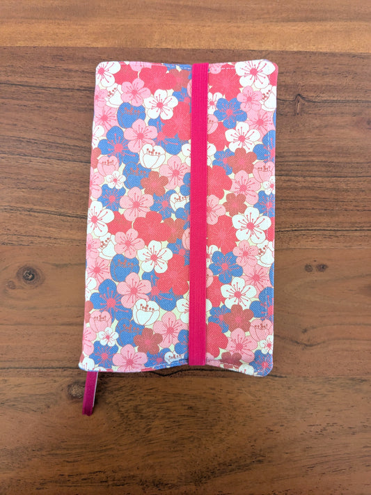 Protège livre en tissu ajustable format poche à grand format - Motifs fleurs de cerisiers roses et bleues BLOOM