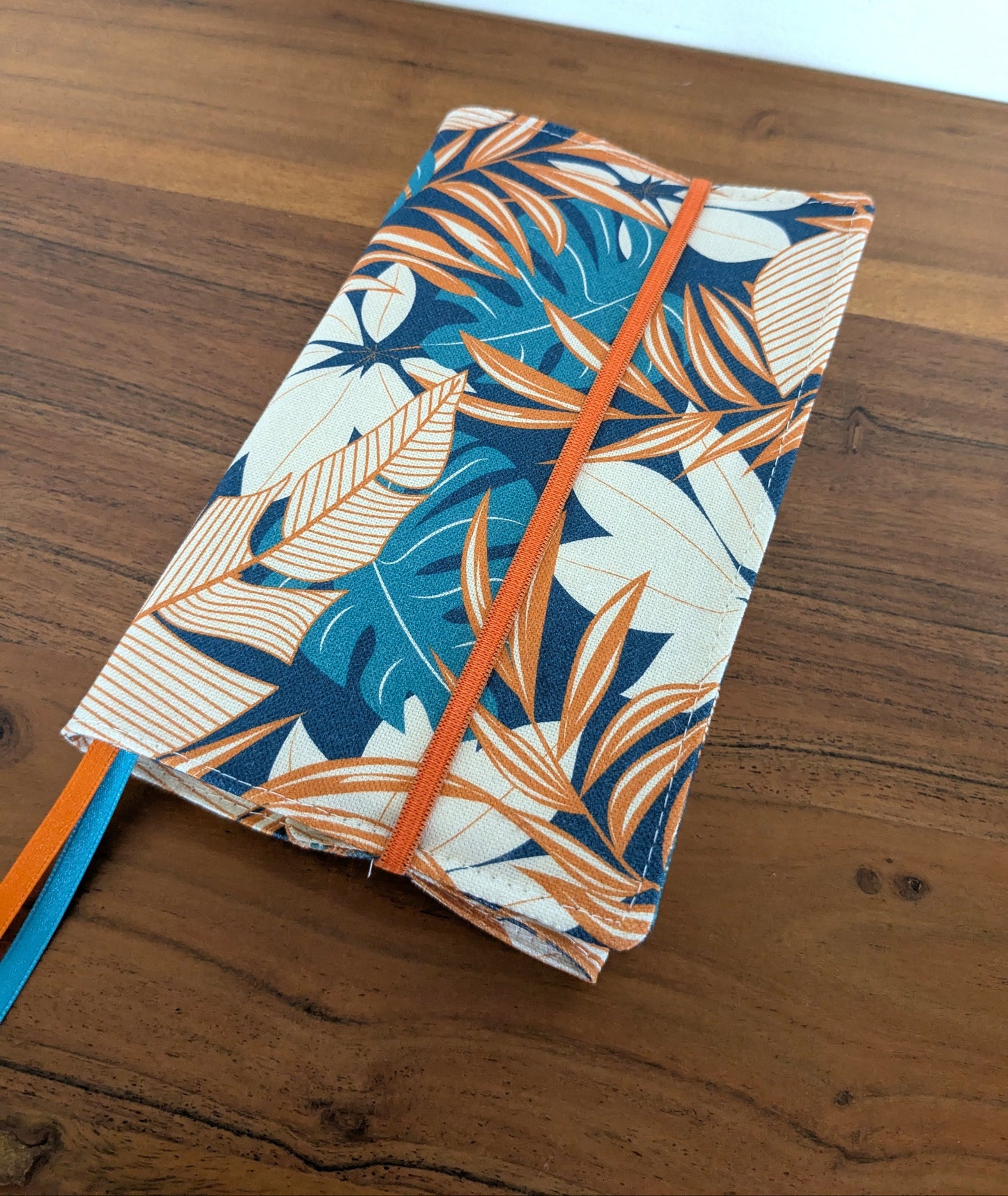 couvre livre en tissu avec marque page intégré motifs jungle