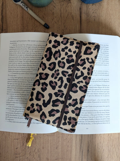 protege livre ajustable en tissu imprimé léopard fermture élastique