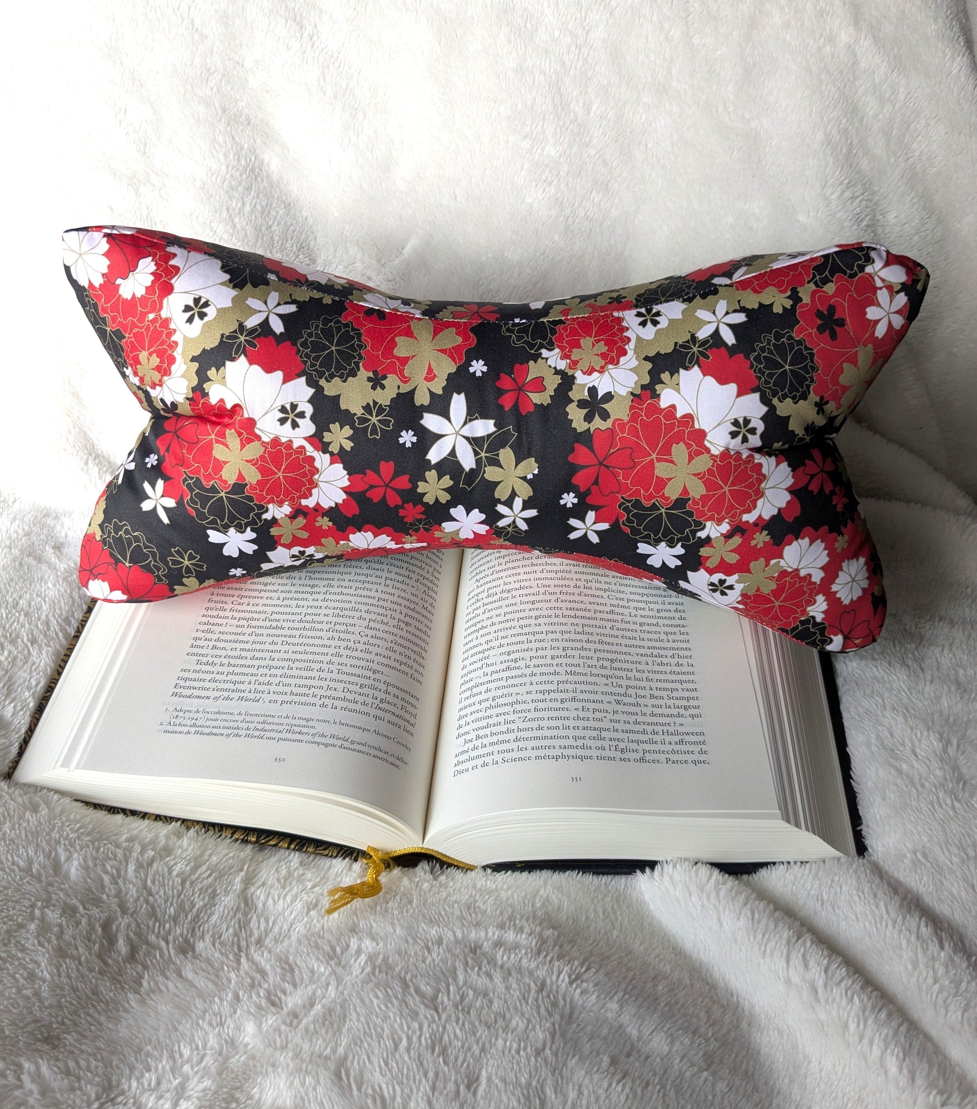 Coussin de lecture fleurs japon noir rouge or