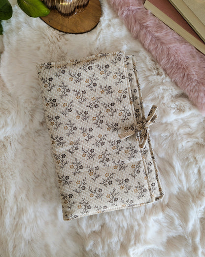 Pochette livre ou liseuse en tissu molletonnée avec rabat fermeture nœud - Motifs fleurs champêtre beige marron