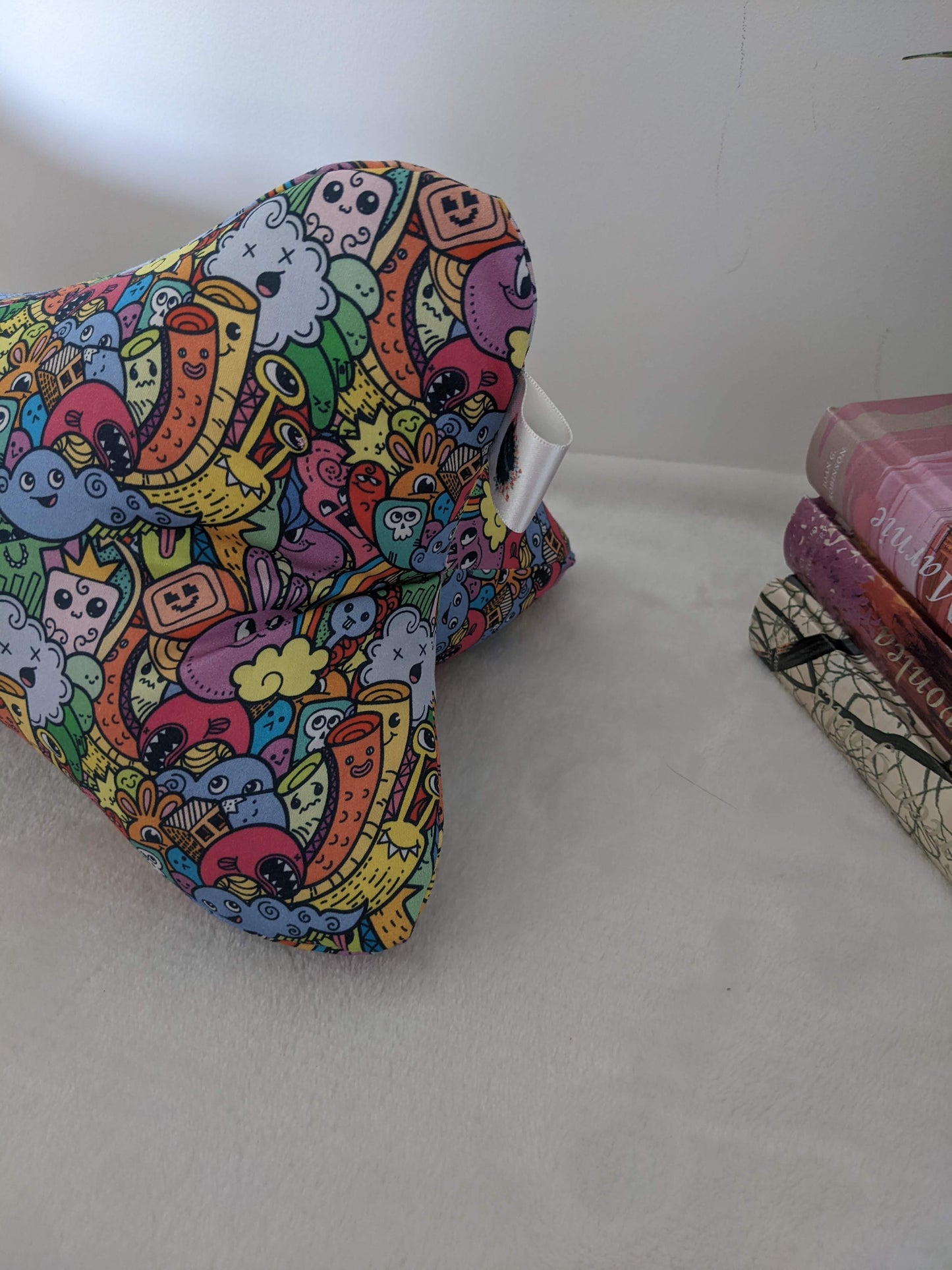 Accessoires de lecture - Coussin de lecture et protège livre ajustable ZAZOU