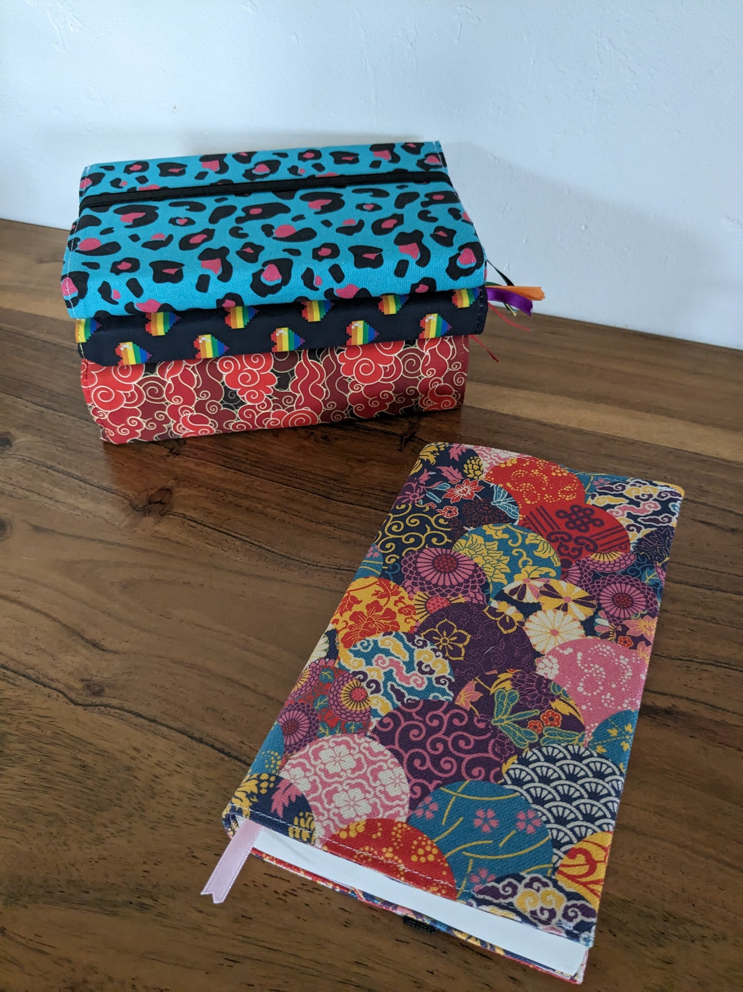 Accessoires de lecture - Coussin de lecture et protège livre ajustable KEIKO
