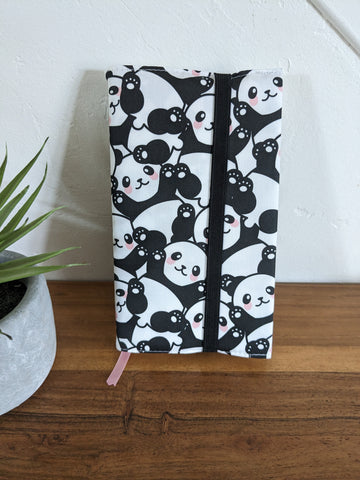 Protège livre en coton BIO avec marque page intégré - Pandas Mignons