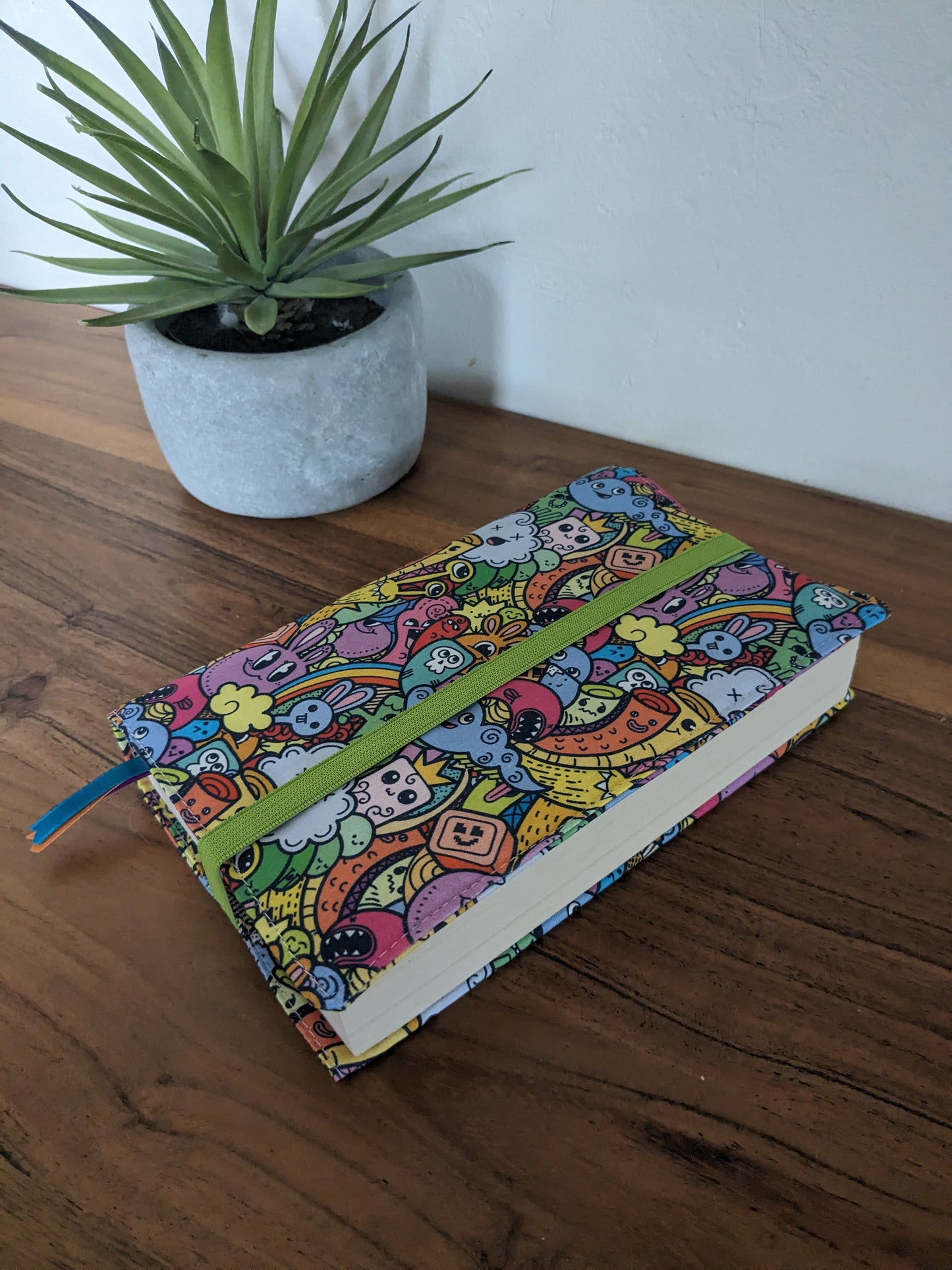 Accessoires de lecture - Coussin de lecture et protège livre ajustable ZAZOU
