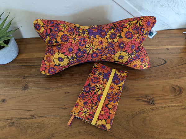 Accessoires de lecture - Coussin de lecture et protège livre ajustable HUGUETTE