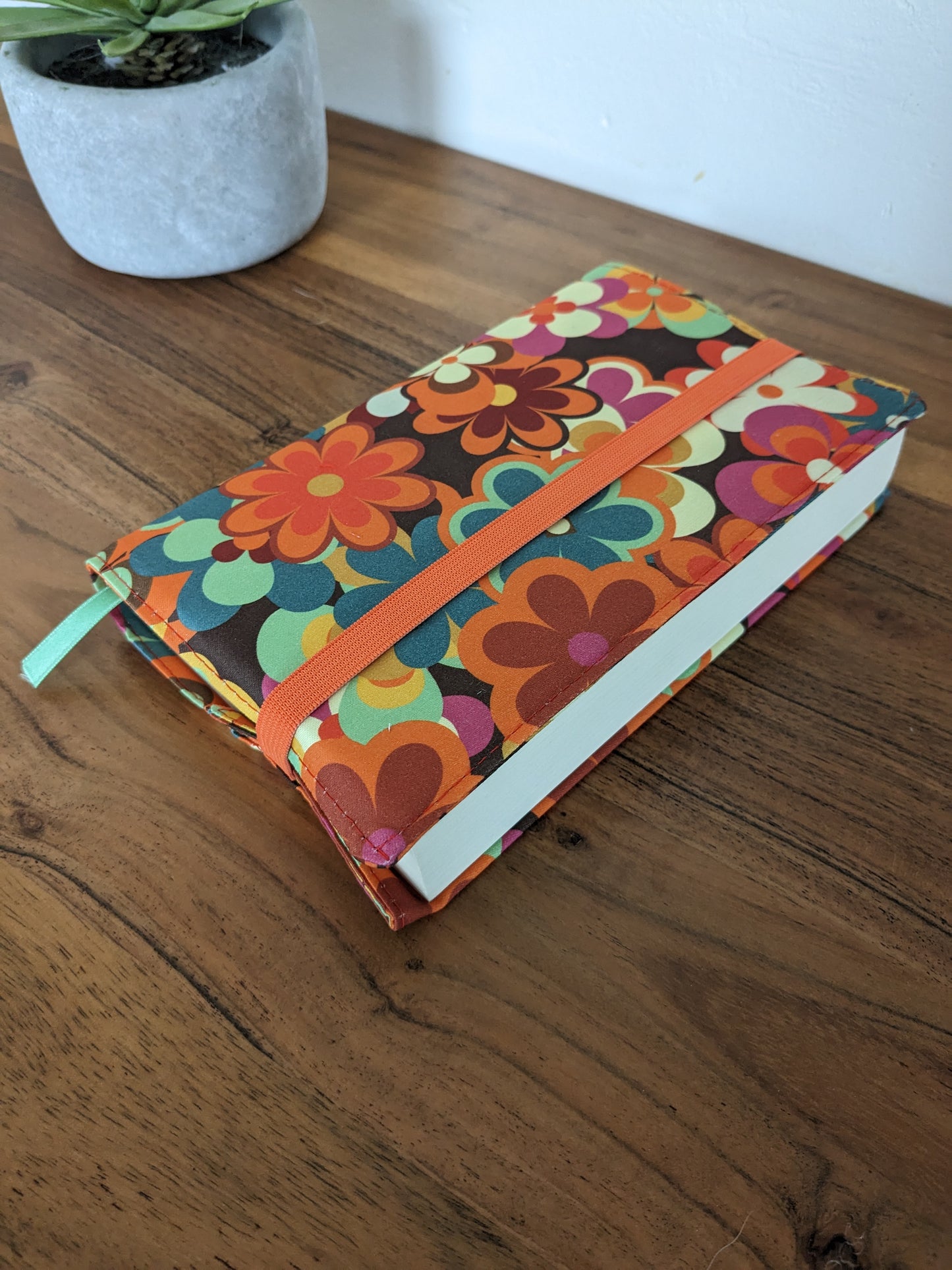 Accessoires de lecture - Coussin de lecture et protège livre ajustable GROOVY