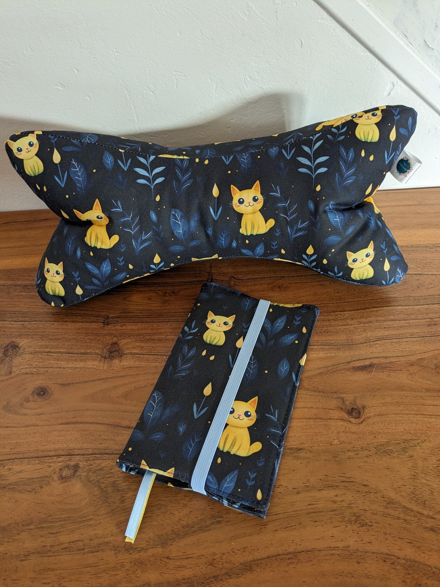 Accessoires de lecture - Coussin de lecture et protège livre ajustable LUMI