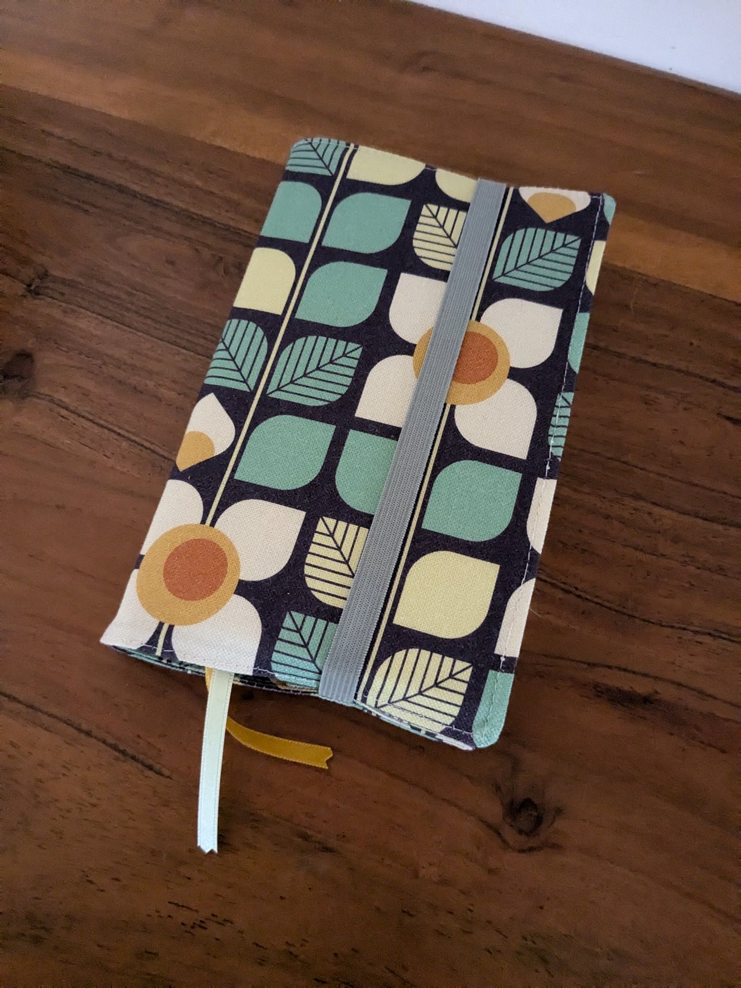 Accessoires de lecture - Coussin de lecture et protège livre ajustable MAMIE MARGUERITE