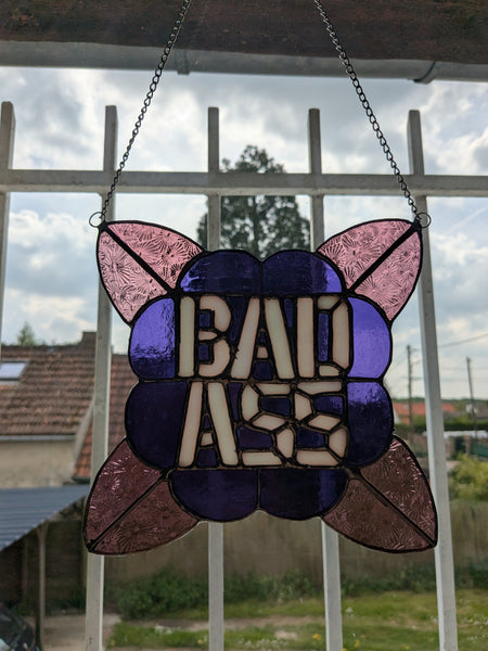 Vitraux sauvages - offre de lancement - BADASS Rose violet