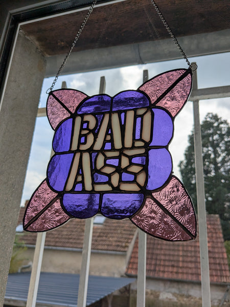Vitraux sauvages - offre de lancement - BADASS Rose violet