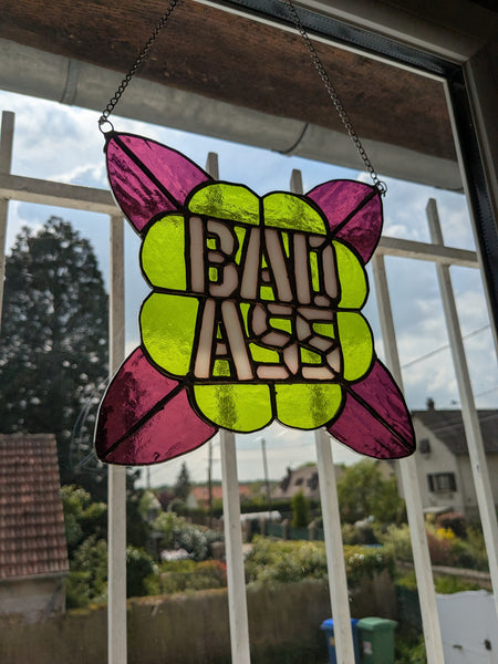 Vitraux sauvages - offre de lancement - BADASS Vert Prune