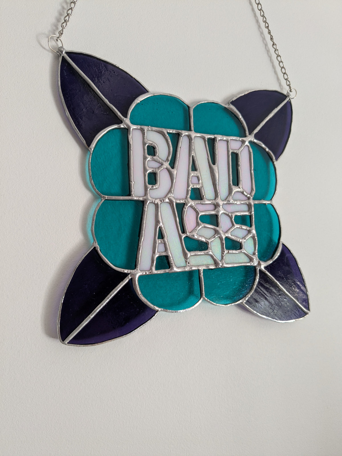 Vitraux sauvages - PRECOMMANDE - BADASS Bleu turquoise violet