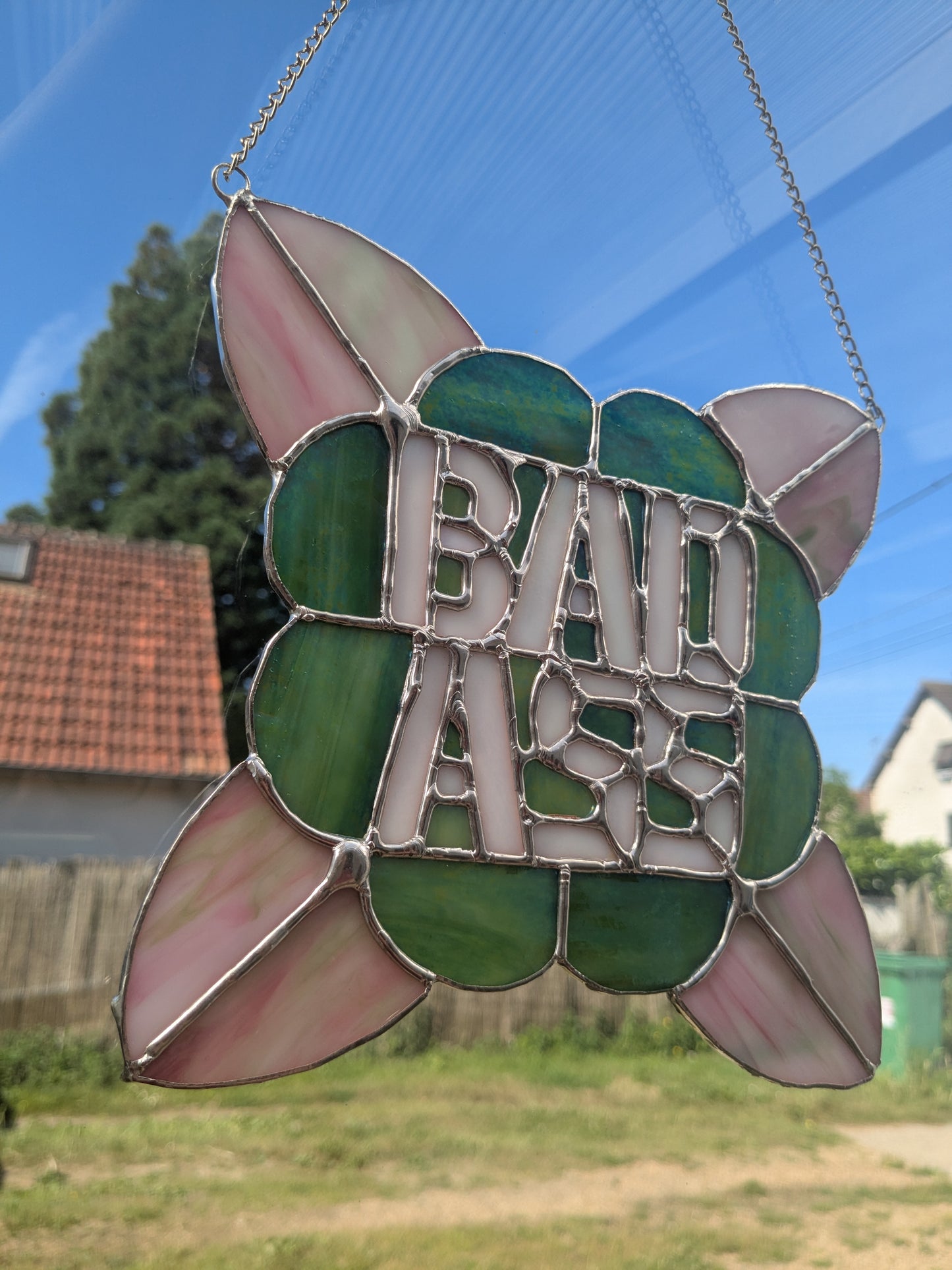 Vitraux sauvages - BADASS - vente et précommande vert et rose