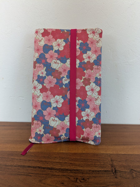 Coussin de lecture et protège livre ajustable - motif BLOOM - Fait main en France