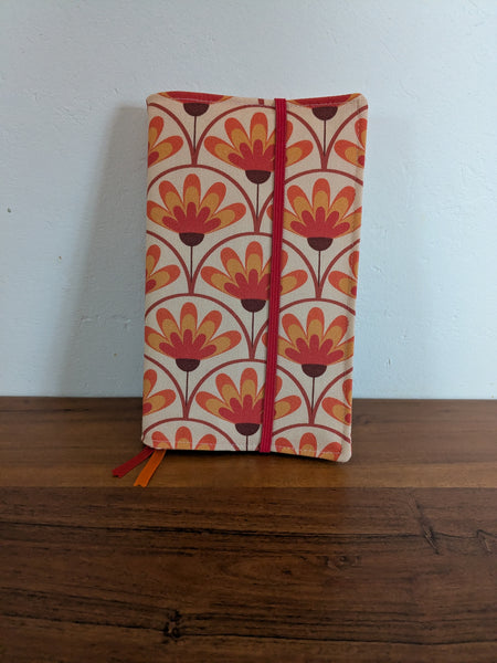 Coussin de lecture & Protège-livre ajustable – Motif Mireil