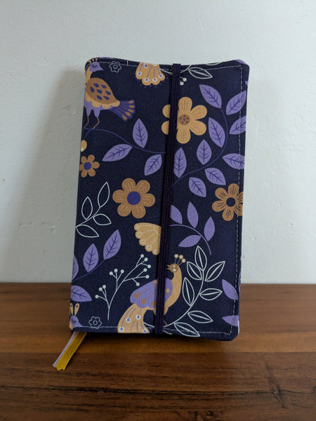 Coussin de lecture & Protège-livre ajustable – Motif Genevieve