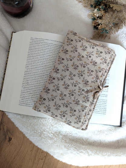 pochette liseuse fleurs campagne couleur naturel simple