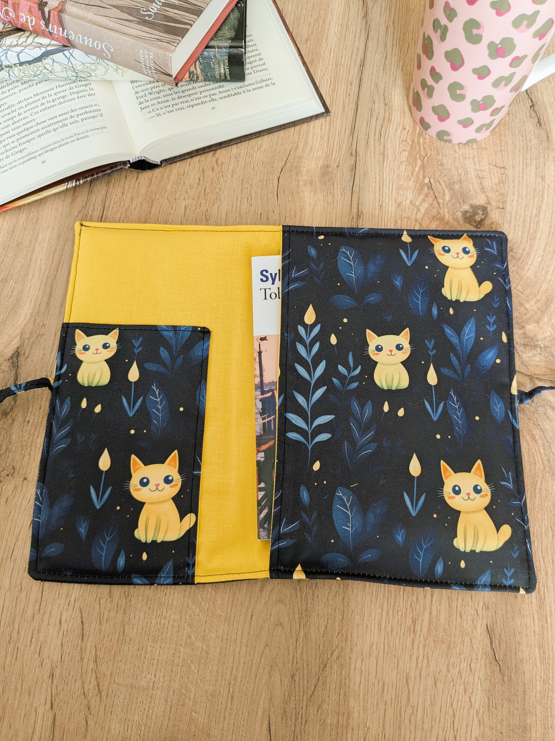 Couvre livre en tissu  chat