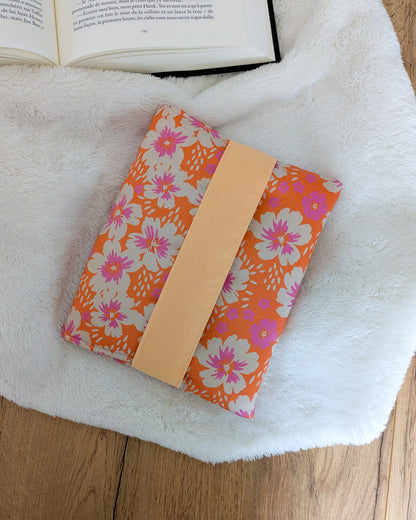 Pochette de protection et transport molletonnée pour liseuse personnalisable - Motifs fleurs rose fond orange Summer