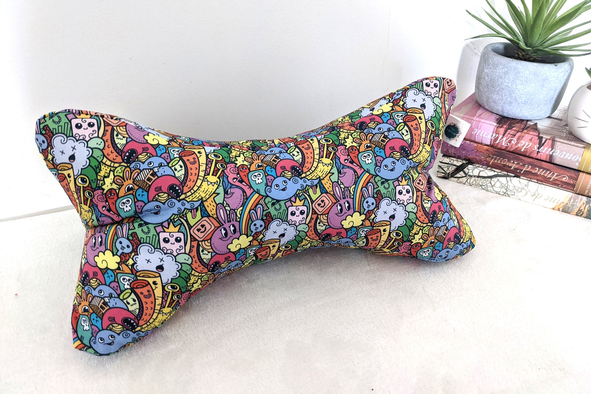 coussin de lecture doodle colore
