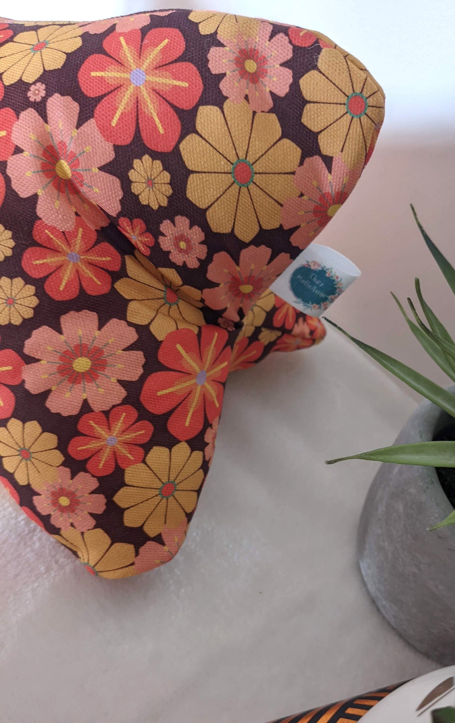 coussin-de-lecture-forme-papillon-vue-laterale