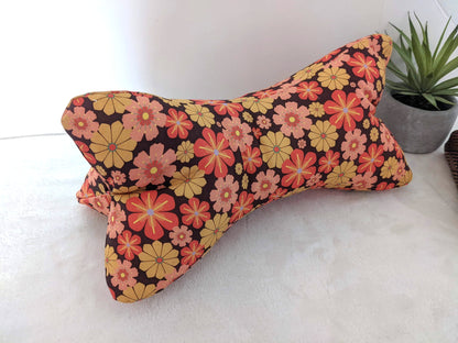 coussin-de-lecture-motif-fleurs-retro-marron-orange