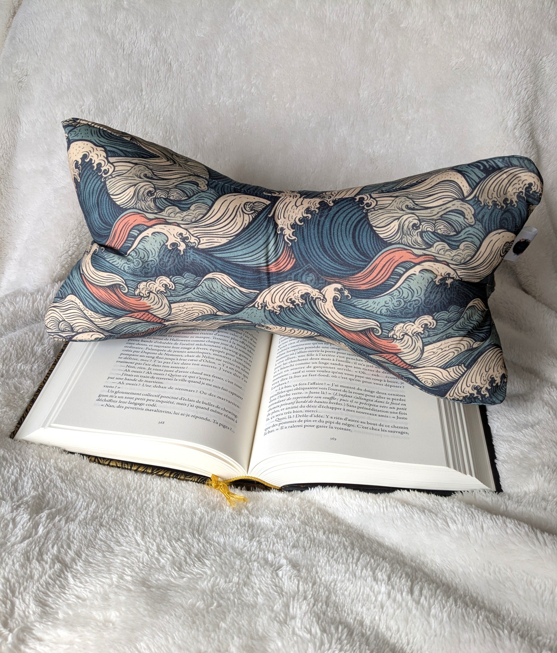 Os de lecture motif vagues japonaise support livre