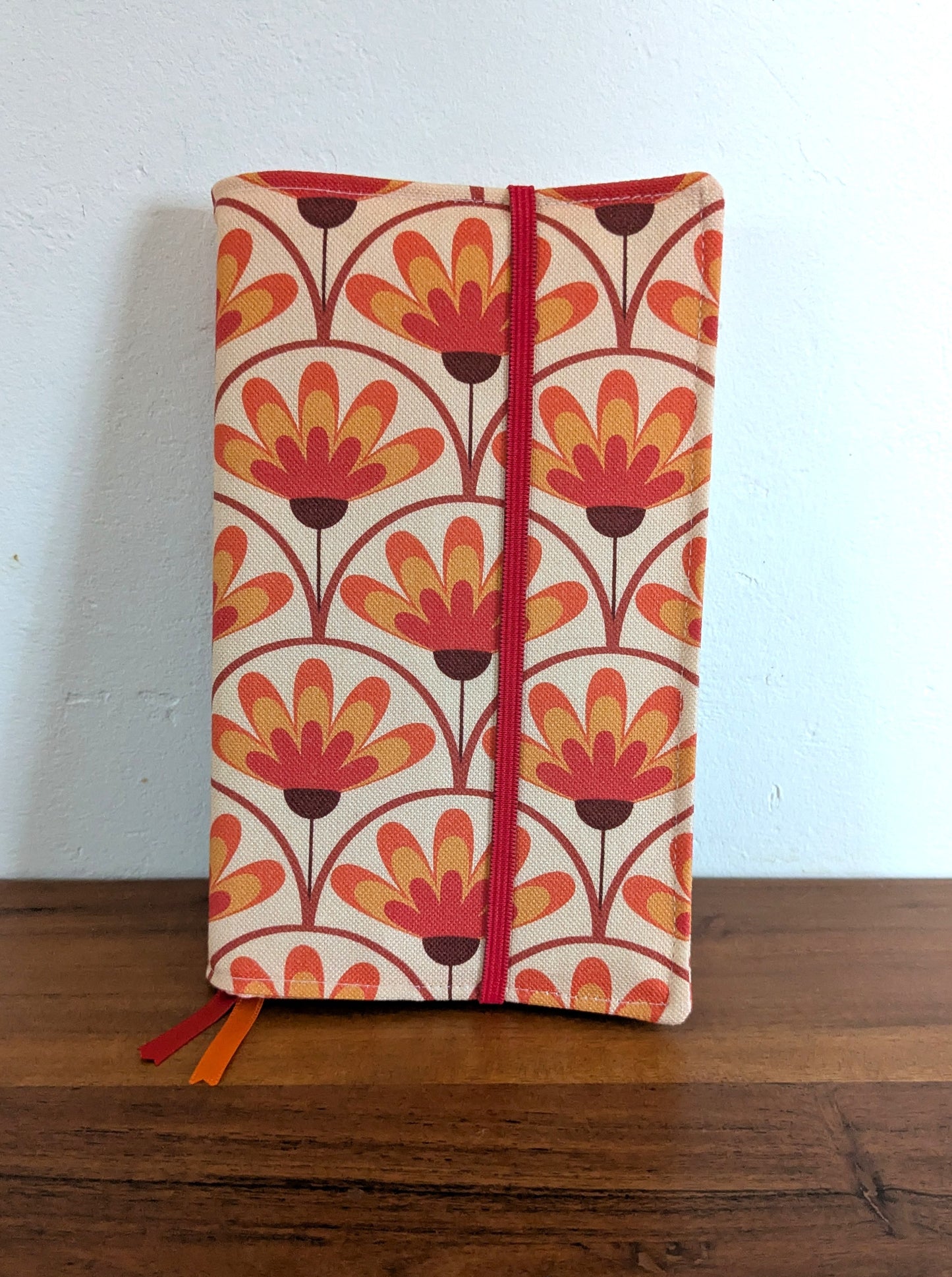 etui livre en tissu fleurs vintage graphique