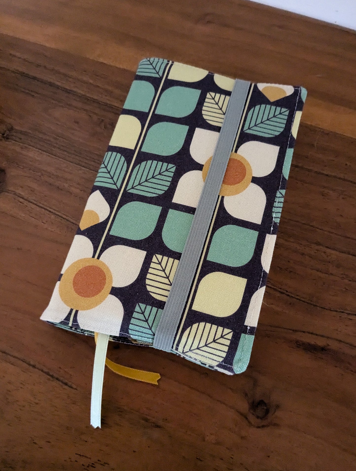 Protège livre en tissu ajustable format poche à grand format - Motifs fleurs graphique rétro bleu, vert Marguerite