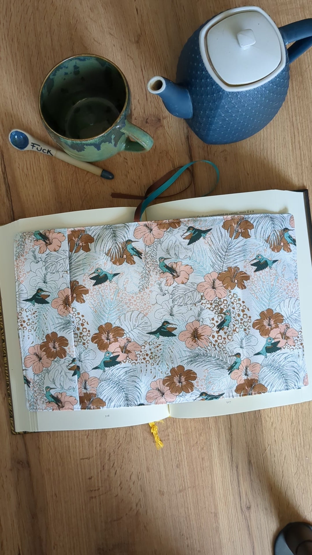 Protège livre en tissu ajustable