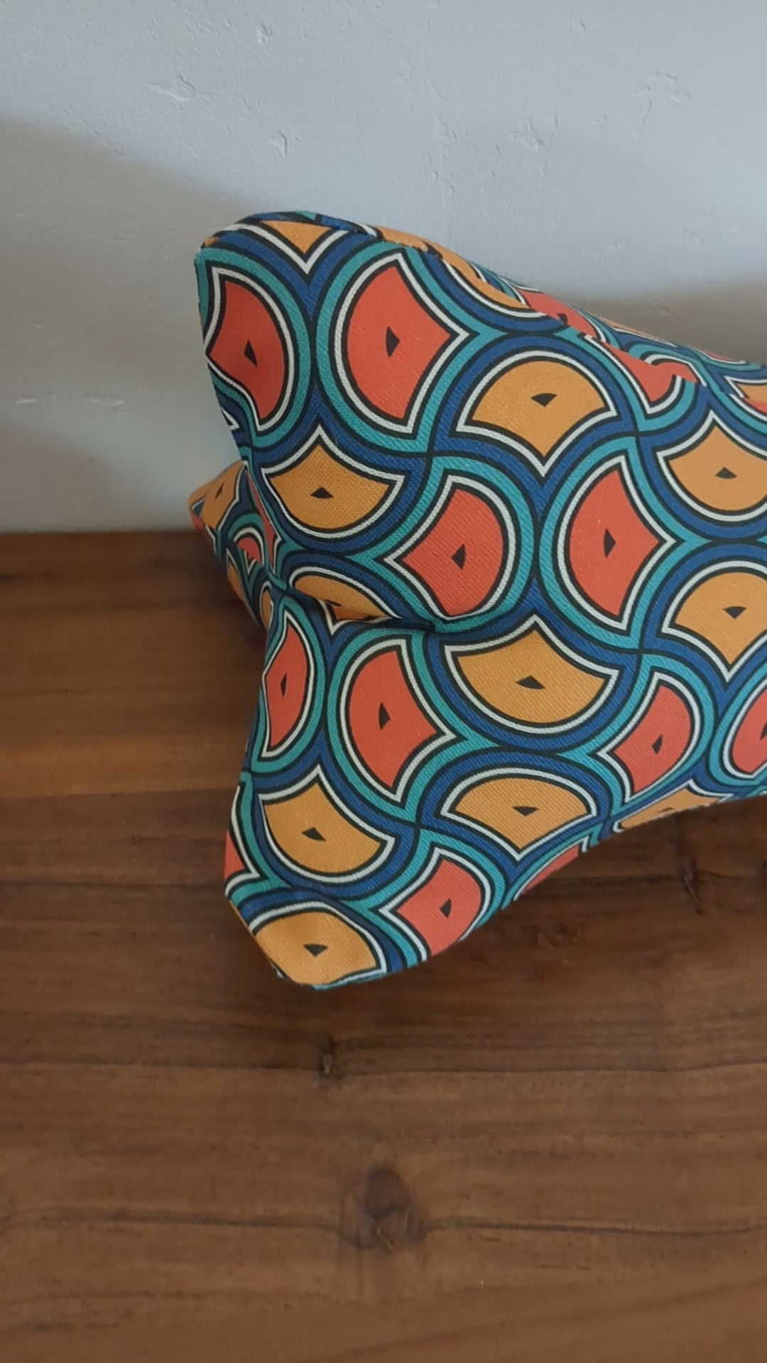 coussin-de-lecture-tissu-coton-motif-vagues-vintage
