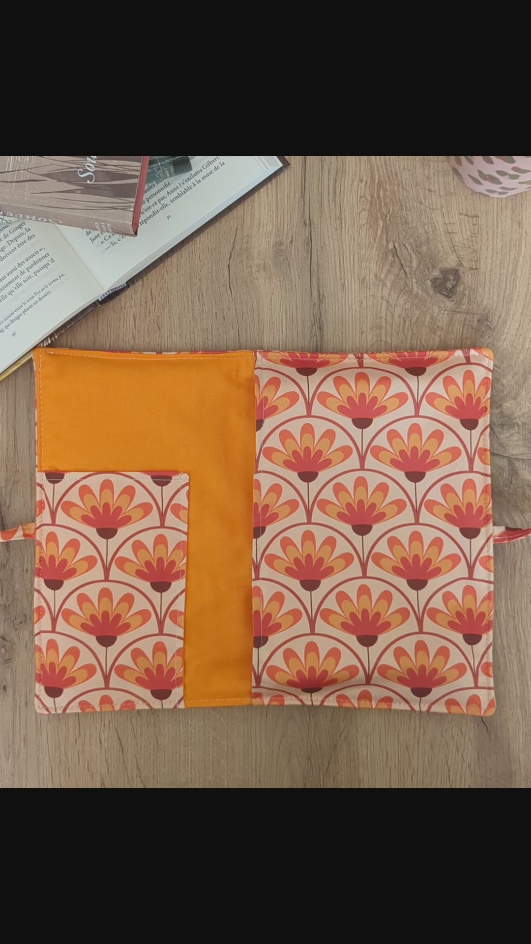 Pochette de transport livre fleurs vintage