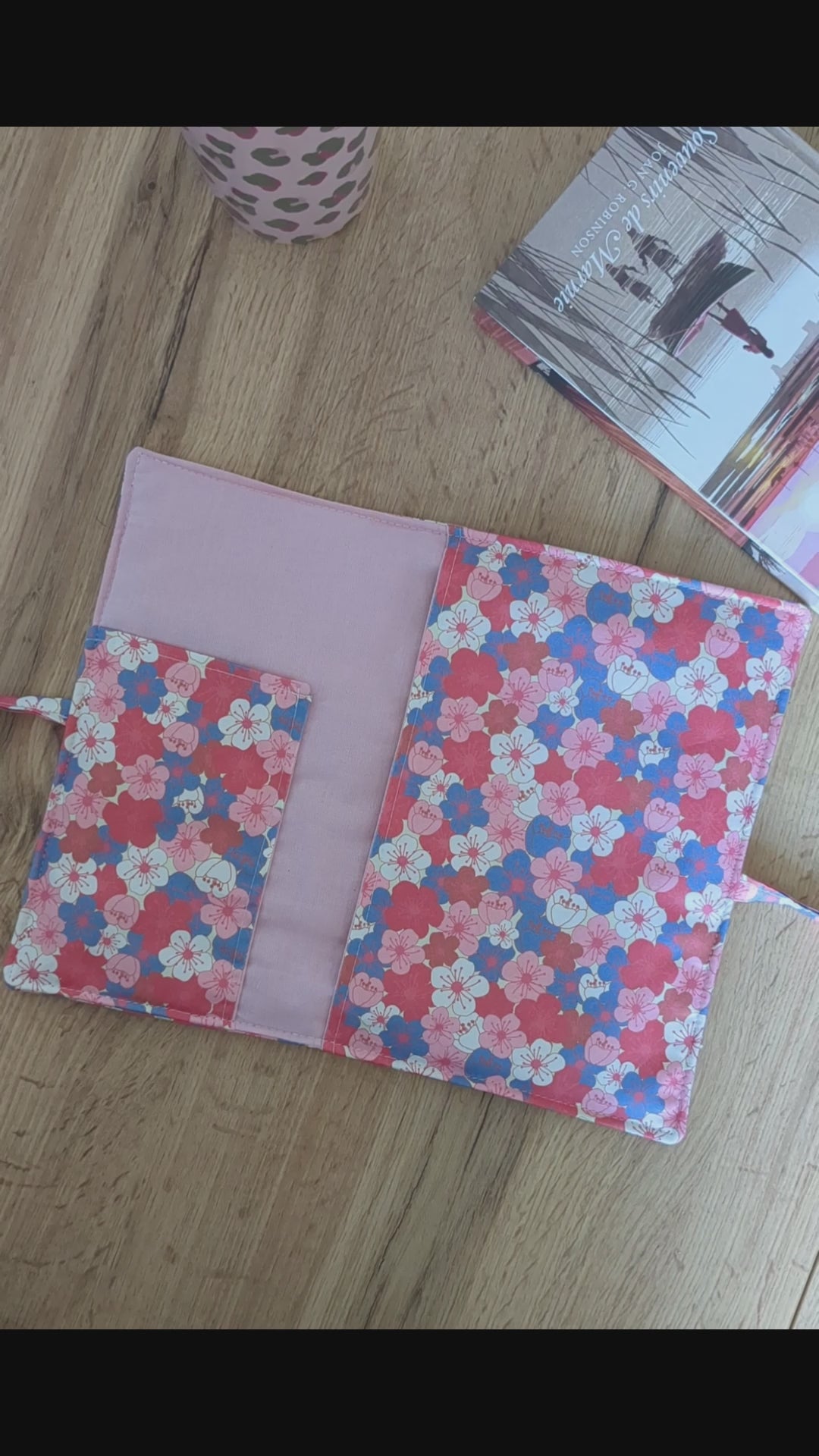 Etui livre en tissu