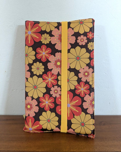 protege-livre-ajustable-fermeture-elastique-motif-vintage
