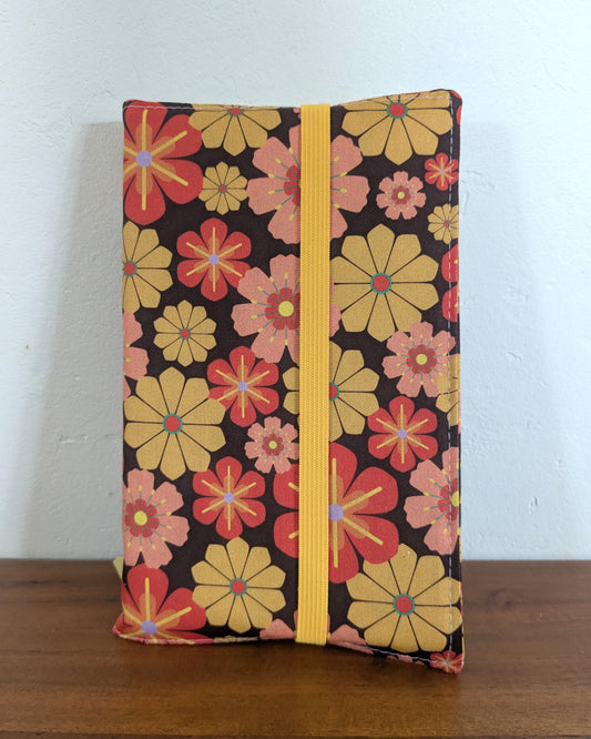 protege-livre-ajustable-fermeture-elastique-motif-vintage