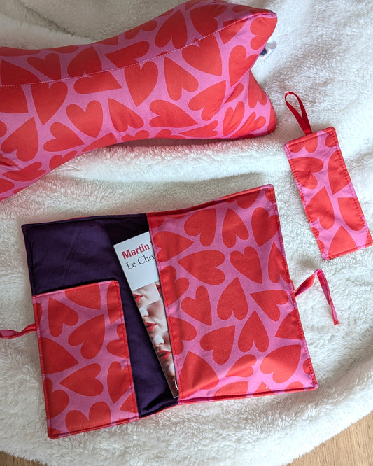 Pochette livre liseuse coeurs 