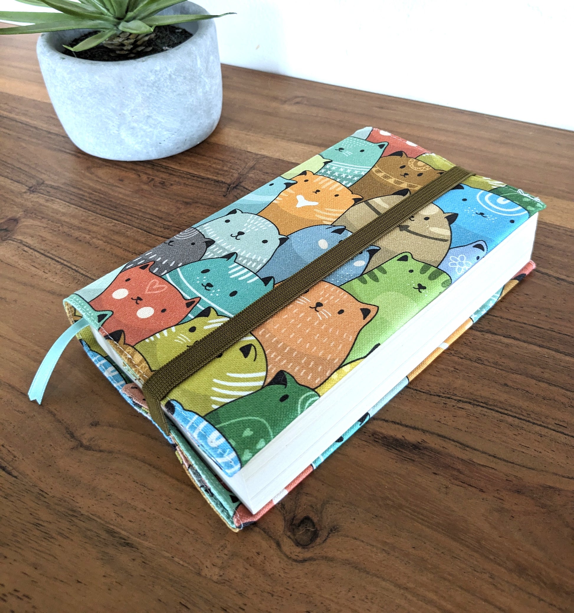 couvre livre tissu artisanal