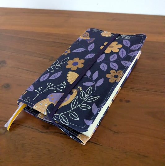 couvre livre artisanal paons fleurs ocres