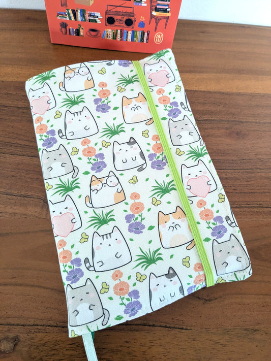 Couvre livre en tissu ajustable chat papillon